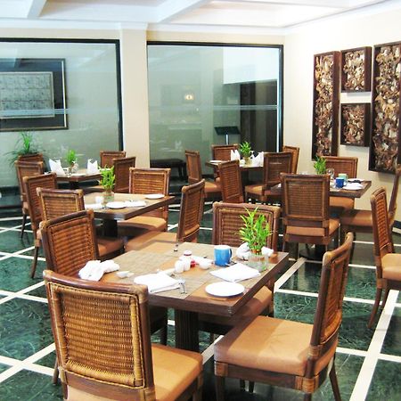 เดอะ ลลิต แทรเวลเลอร์ ขชุรโห Hotel ขชุราโห ภายนอก รูปภาพ