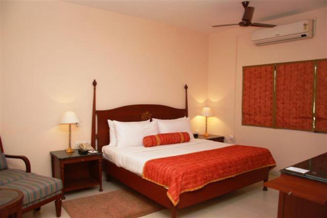 เดอะ ลลิต แทรเวลเลอร์ ขชุรโห Hotel ขชุราโห ภายนอก รูปภาพ