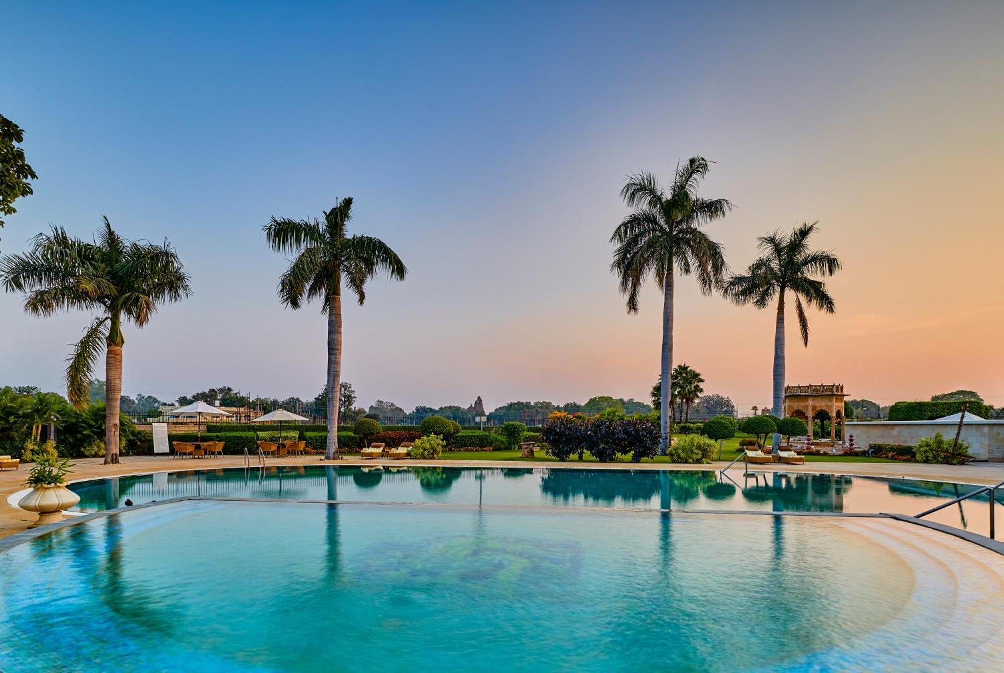 เดอะ ลลิต แทรเวลเลอร์ ขชุรโห Hotel ขชุราโห ภายนอก รูปภาพ