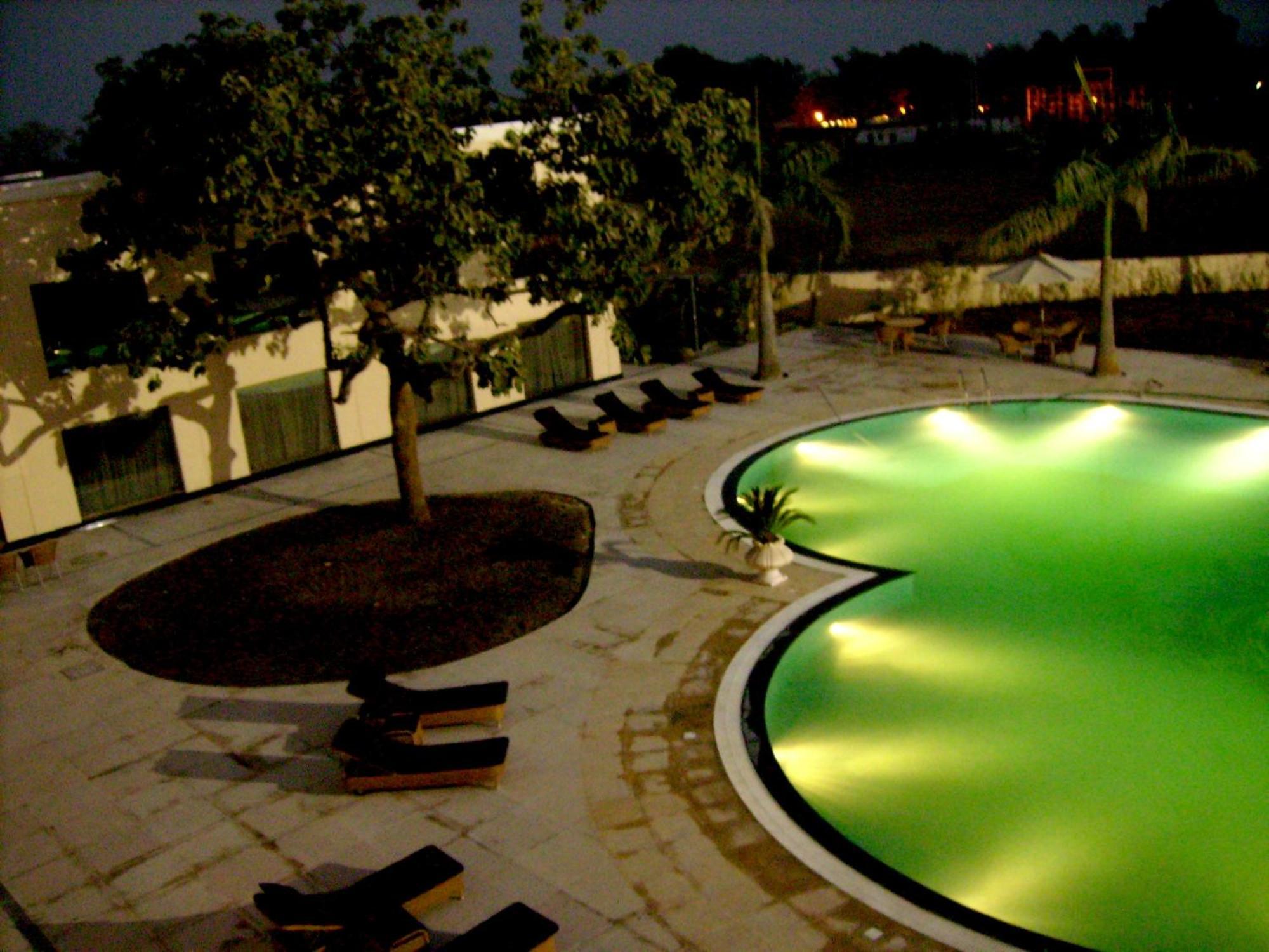 เดอะ ลลิต แทรเวลเลอร์ ขชุรโห Hotel ขชุราโห ภายนอก รูปภาพ